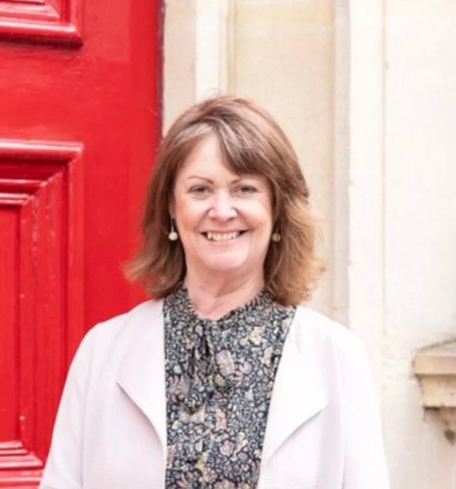 Louise Knight, Partner